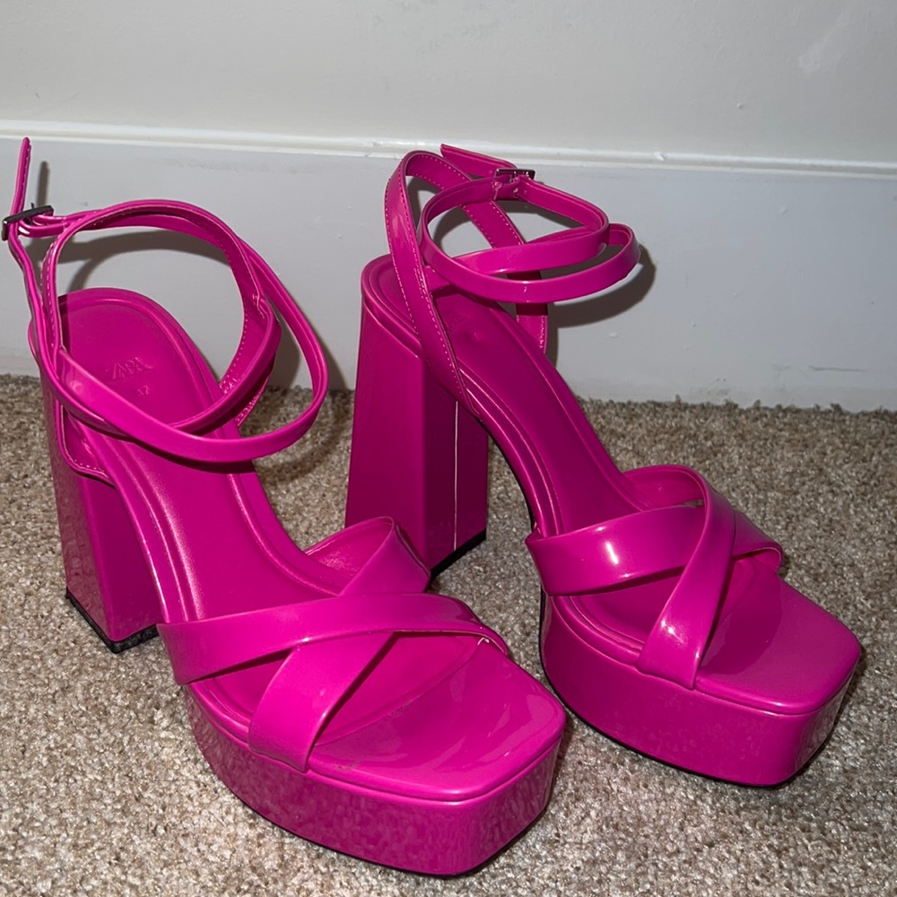 Zara STRAPPY CHUNKY PLATEFORM HEELED SANDALS